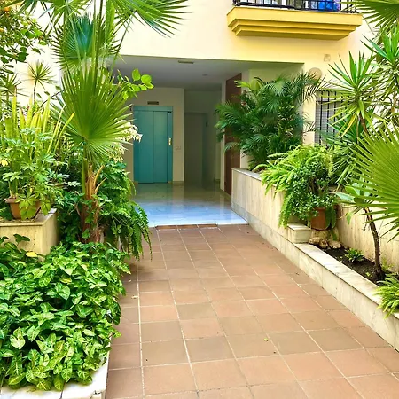 Side Heaven Apartment *